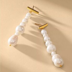 Aureum Pearl Drop Earrings